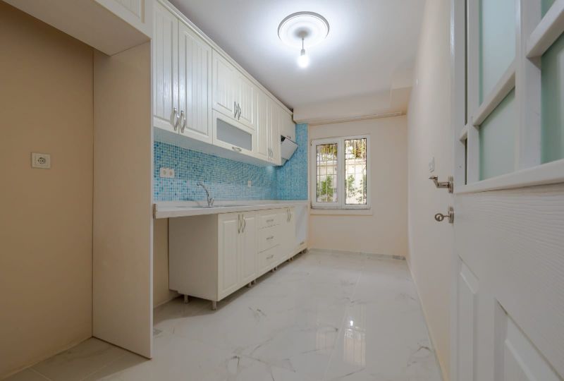 YEŞİLKÖYDE'DE DENIZ VE HAVUZ MANZARALI   KİRALIK  4+1  DAİRE