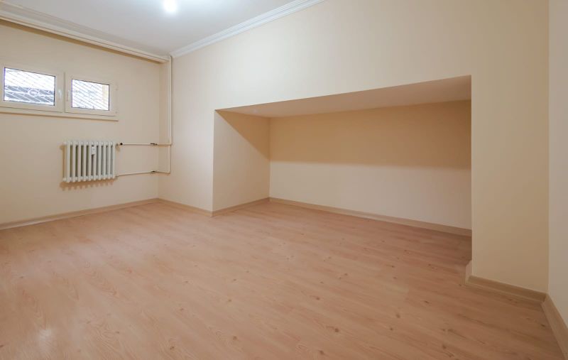 YEŞİLKÖYDE'DE DENIZ VE HAVUZ MANZARALI   KİRALIK  4+1  DAİRE