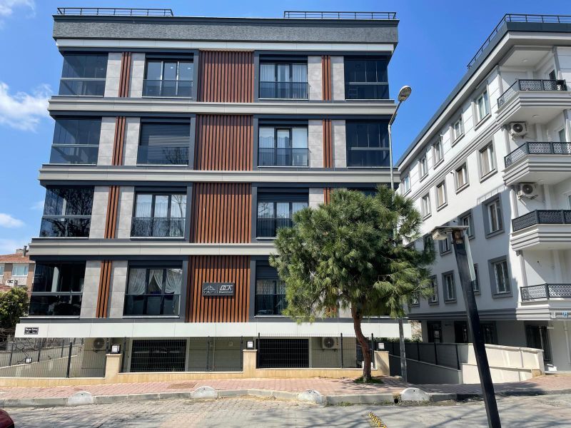BAHÇELİEVLER MAH.'SİNDE SATILIK 2+1 OTOPARKLI LÜKS DAİRE