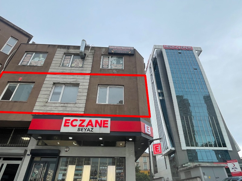ATAŞEHİR ANA CADDE ÜZERİNDE TABELA DEĞERİ YÜKSEK 330m2 KİRALIK OFİS