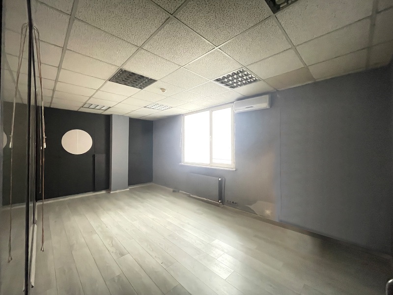 ATAŞEHİR ANA CADDE ÜZERİNDE TABELA DEĞERİ YÜKSEK 330m2 KİRALIK OFİS