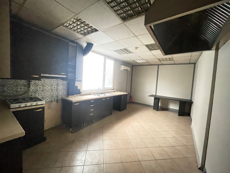 ATAŞEHİR ANA CADDE ÜZERİNDE TABELA DEĞERİ YÜKSEK 330m2 KİRALIK OFİS