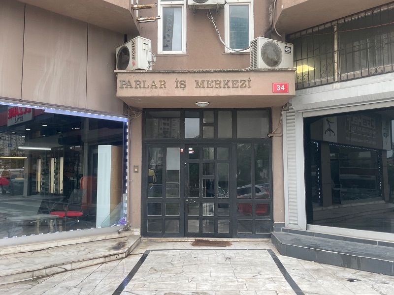 ATAŞEHİR ANA CADDE ÜZERİNDE TABELA DEĞERİ YÜKSEK 330m2 KİRALIK OFİS