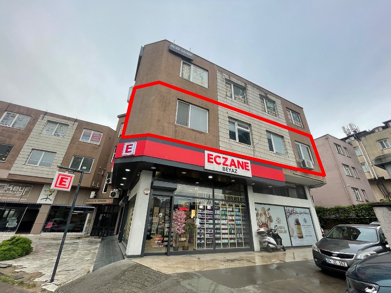 ATAŞEHİR ANA CADDE ÜZERİNDE TABELA DEĞERİ YÜKSEK 330m2 KİRALIK OFİS