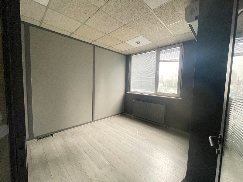 ATAŞEHİR ANA CADDE ÜZERİNDE TABELA DEĞERİ YÜKSEK 330m2 KİRALIK OFİS