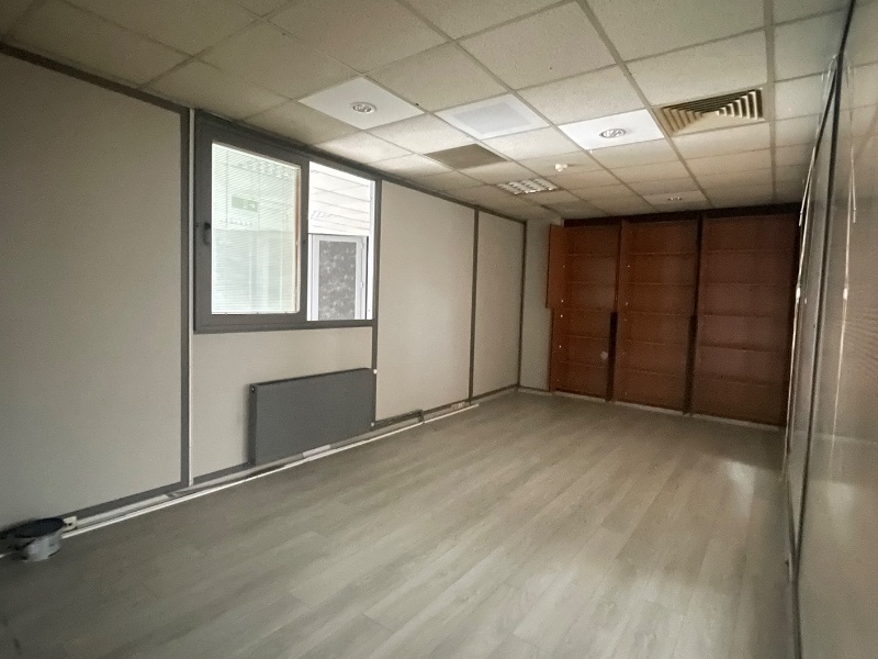 ATAŞEHİR ANA CADDE ÜZERİNDE TABELA DEĞERİ YÜKSEK 330m2 KİRALIK OFİS