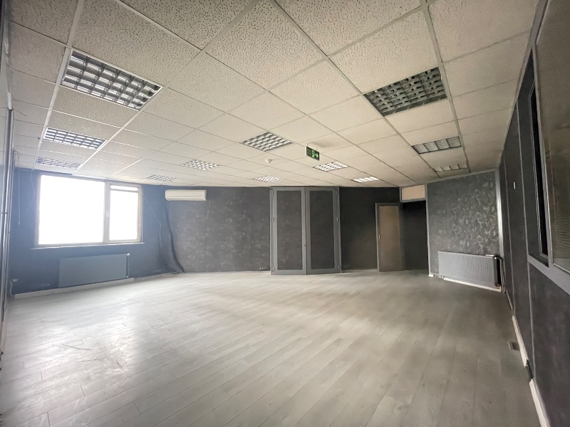 ATAŞEHİR ANA CADDE ÜZERİNDE TABELA DEĞERİ YÜKSEK 330m2 KİRALIK OFİS