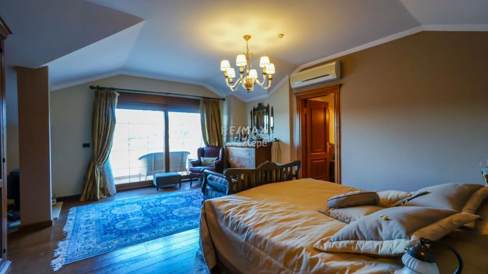 ACARKENT SİTESİ ÖZEL KONUM, ASANSÖR, ÇELİK ÇATI SATILIK VİLLA