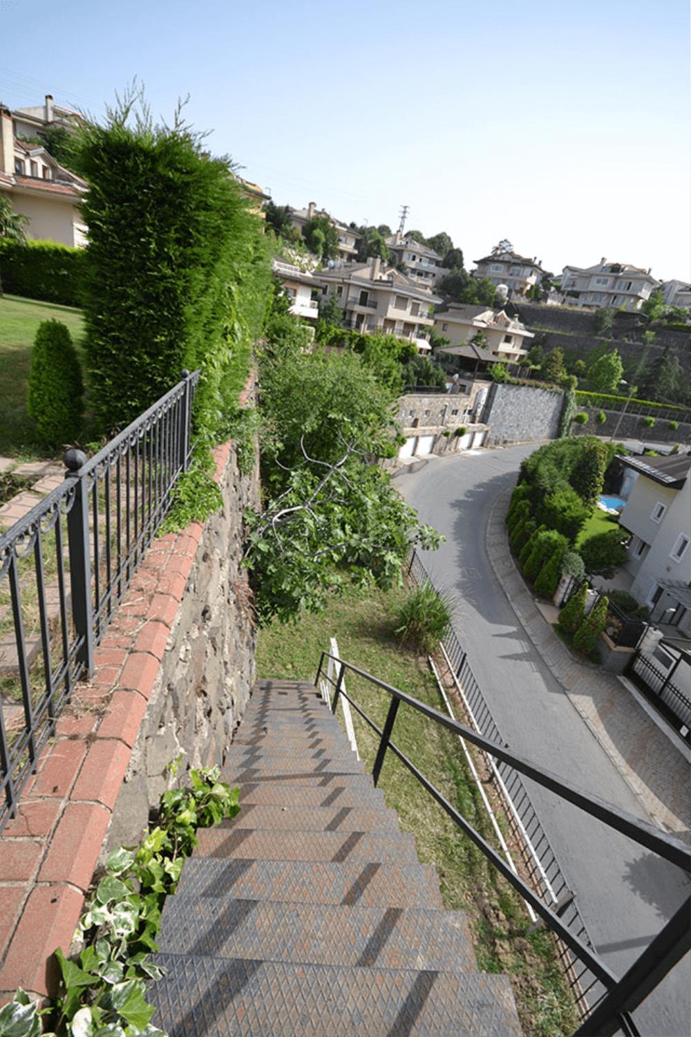 REMAX7TEPE' DEN ÖZEL GÜVENLİKLİ SOKAKTA YÜKSEK KONUMLU B TİPİ